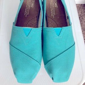 Toms Shoes